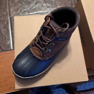 Sperry Bowline boots kids 1M NWT